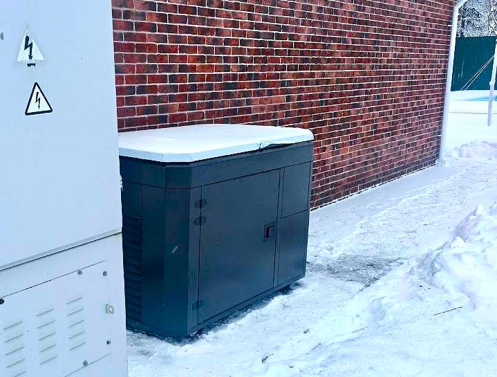 Бензиновый генератор в контейнере с системой автозапуска